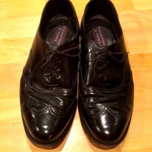 $5 final offer Mens Roundtree & Yorke black size 9 dress shoes  - see pics